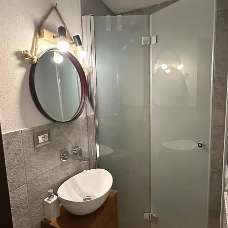 Konukevi La Grotta Dell'orso Aosta