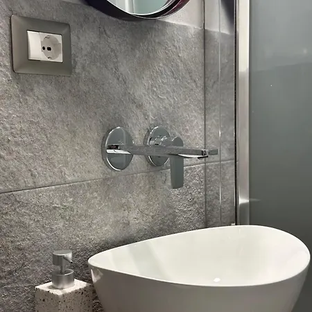 Konukevi La Grotta Dell'orso Aosta